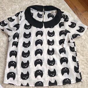 Size large cat top. Perfect for work!